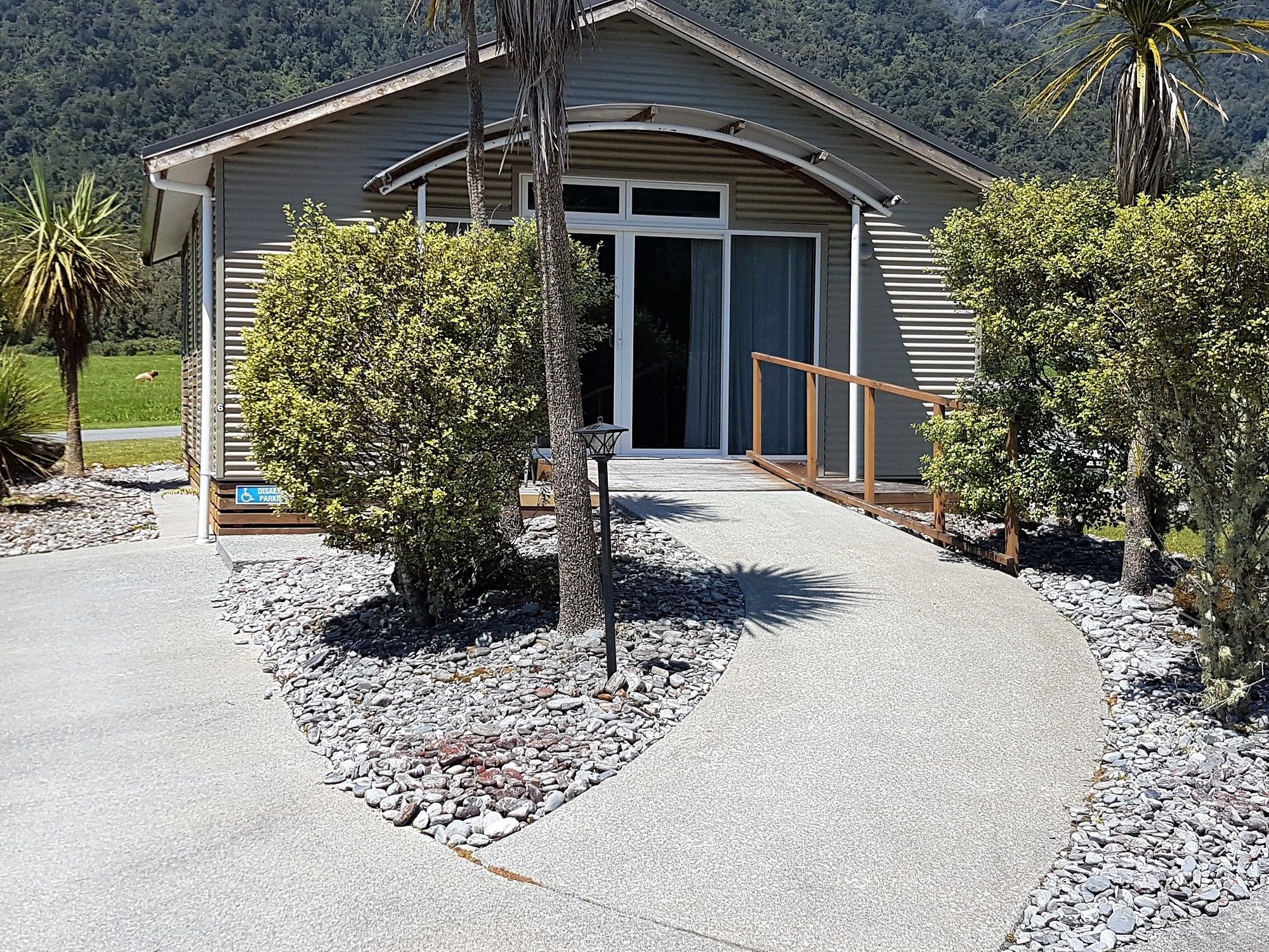 Franz Alpine Retreat Motel Exterior photo